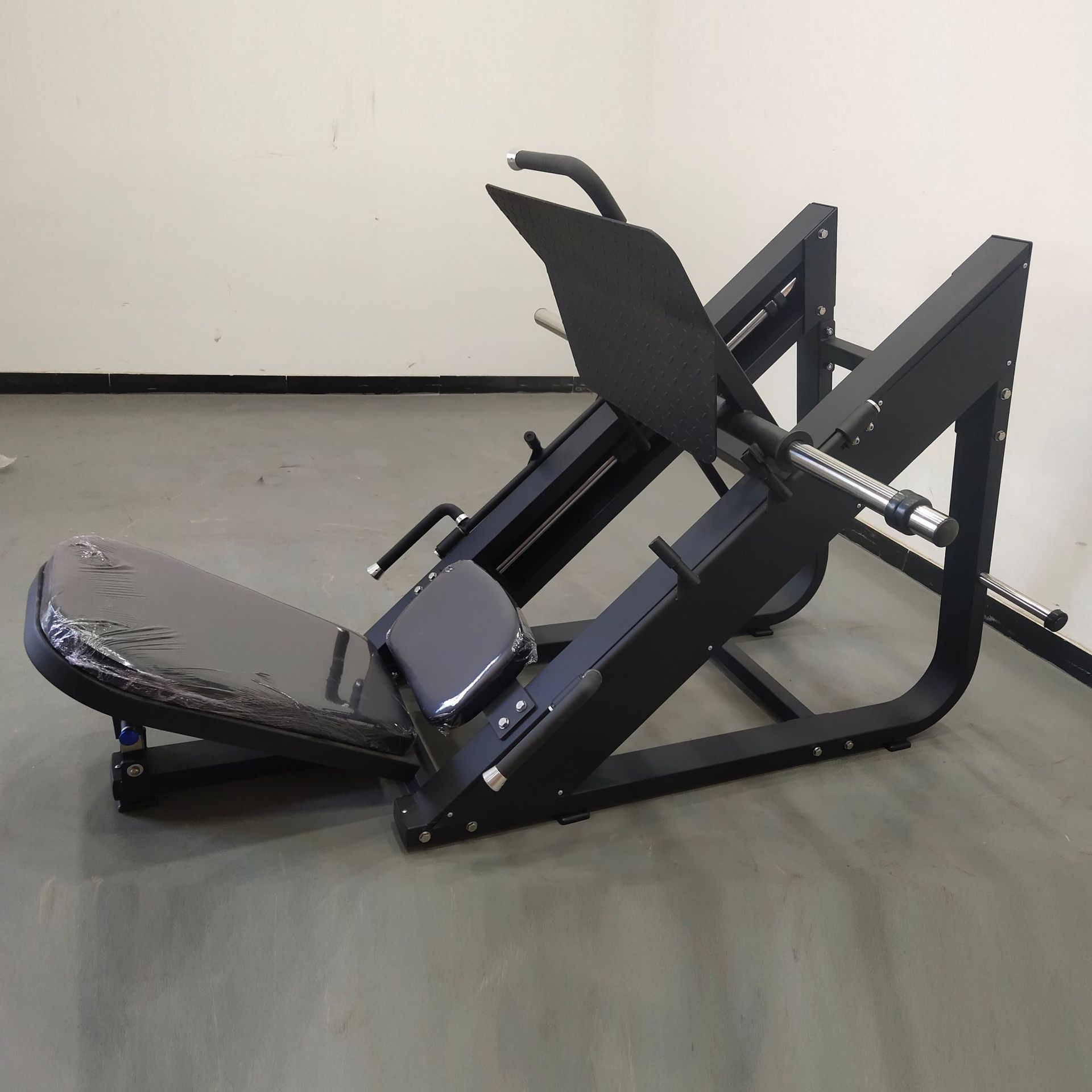 Vertical Leg Press - جهاز ضغط الساق بزاوية 45 درجة،