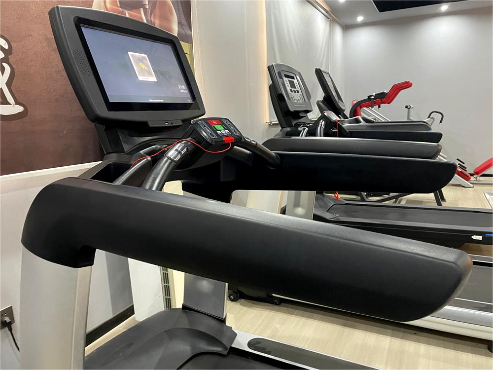 جهاز مشي تجاري للتمارين القلبي - مراجعة Home Gym Price وسعره